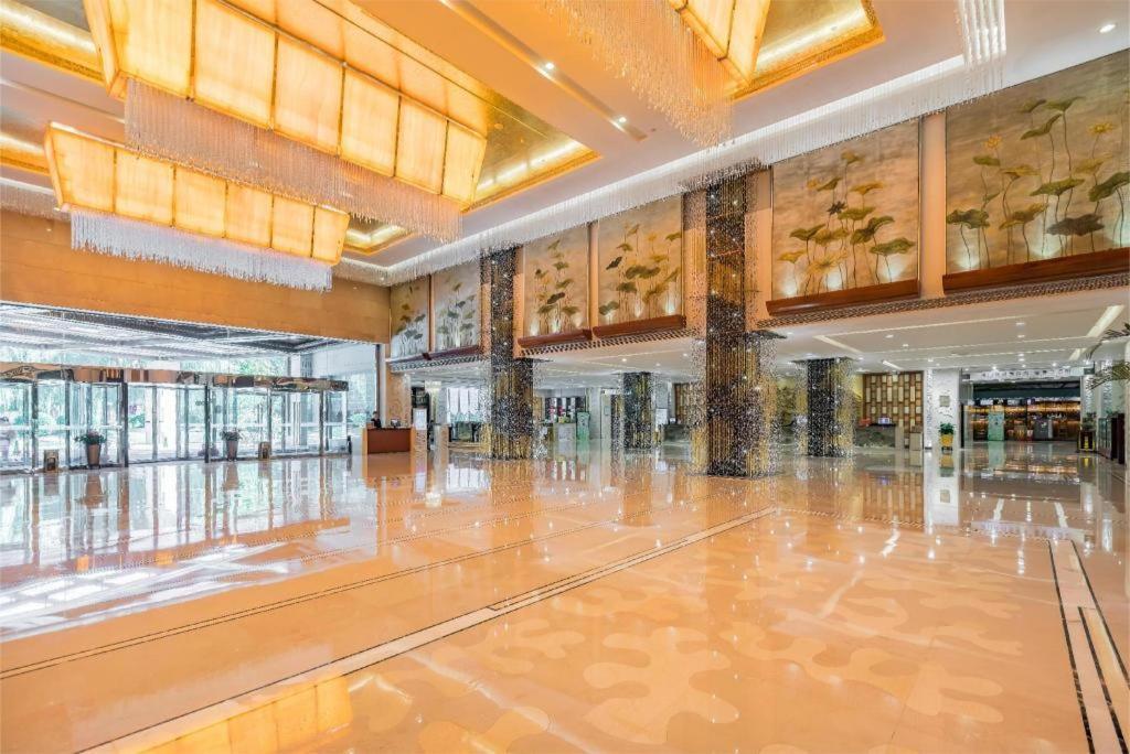 เวสต์ อินเตอร์เนชั่นแนล เทรด แกรนด์ โฮเทล Hotel ปักกิ่ง ภายนอก รูปภาพ