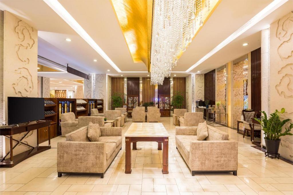 เวสต์ อินเตอร์เนชั่นแนล เทรด แกรนด์ โฮเทล Hotel ปักกิ่ง ภายนอก รูปภาพ