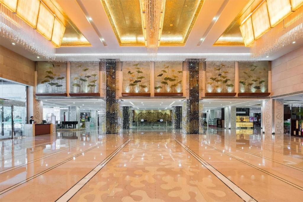 เวสต์ อินเตอร์เนชั่นแนล เทรด แกรนด์ โฮเทล Hotel ปักกิ่ง ภายนอก รูปภาพ